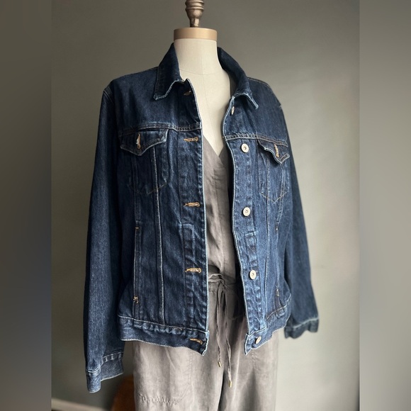 Eddie Bauer Women’s Dark Wash Jean Denim Jacket Excellent Size Medium - Picture 8 of 8